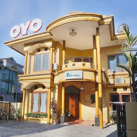 Oyo 1072 Kampung Condro Wulan Guesthouse Maguwo Экстерьер фото