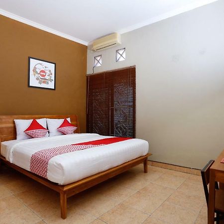 Oyo 1072 Kampung Condro Wulan Guesthouse Maguwo Экстерьер фото