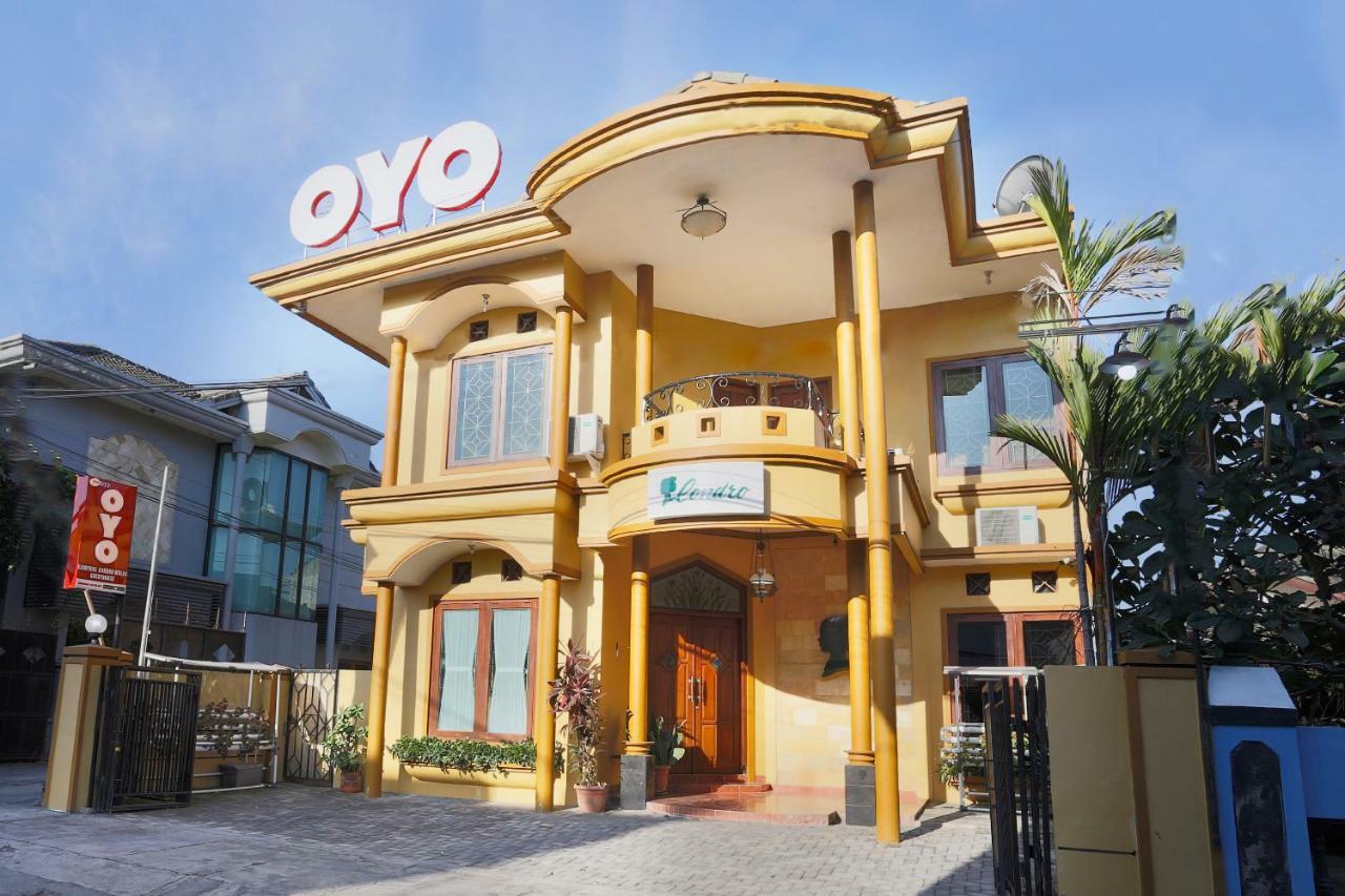 Oyo 1072 Kampung Condro Wulan Guesthouse Maguwo Экстерьер фото