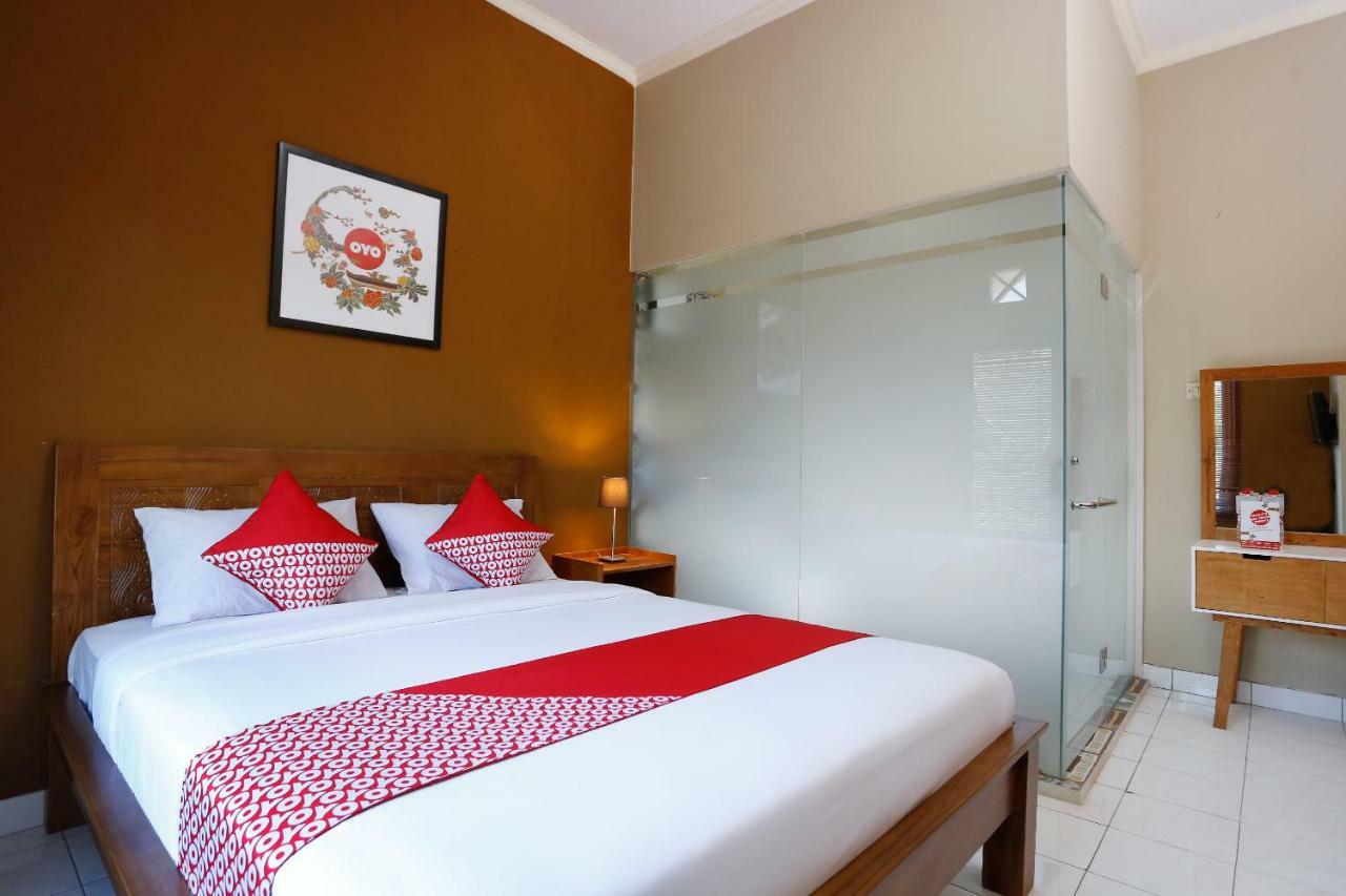 Oyo 1072 Kampung Condro Wulan Guesthouse Maguwo Экстерьер фото