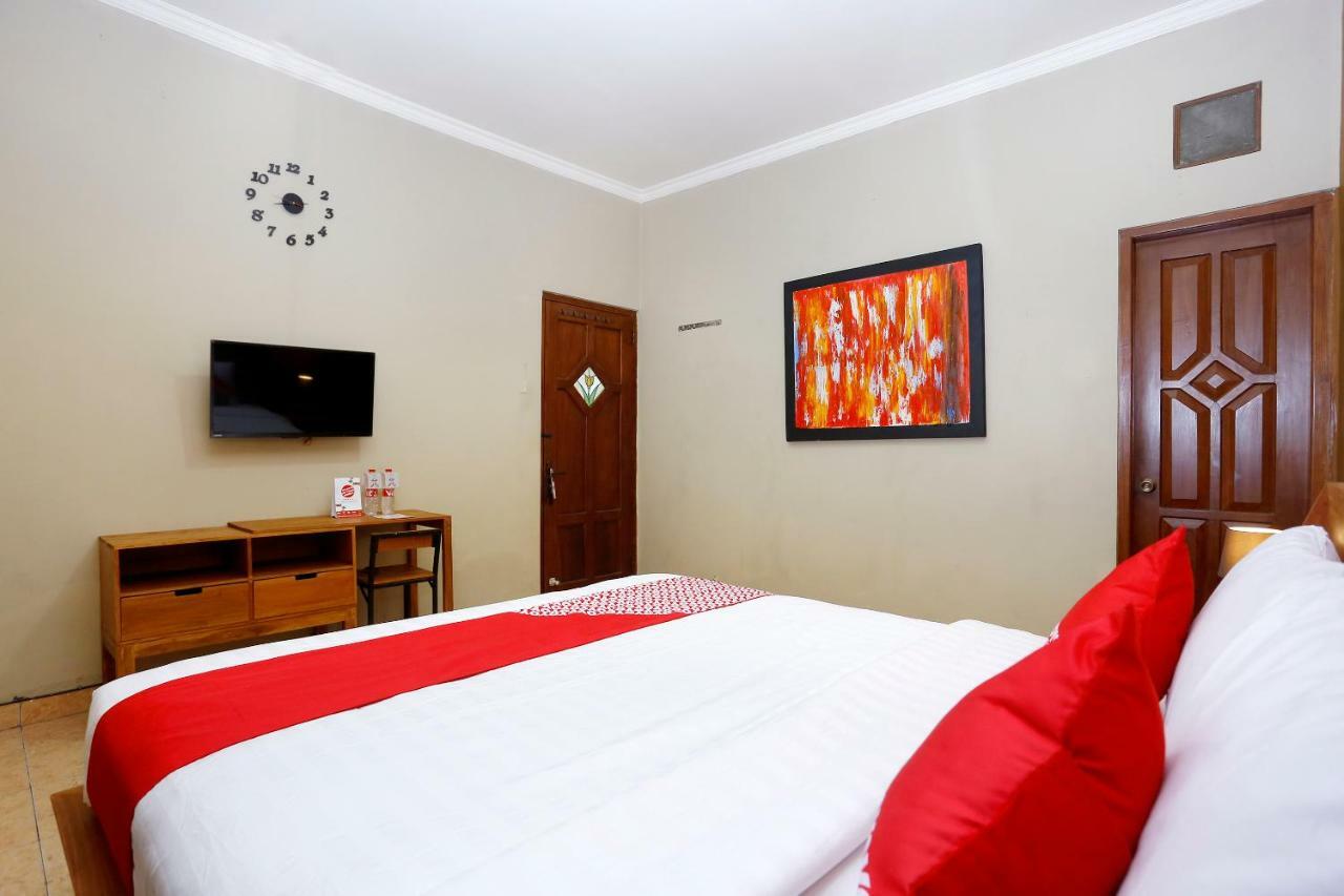 Oyo 1072 Kampung Condro Wulan Guesthouse Maguwo Экстерьер фото