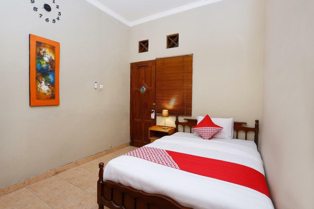 Oyo 1072 Kampung Condro Wulan Guesthouse Maguwo Экстерьер фото
