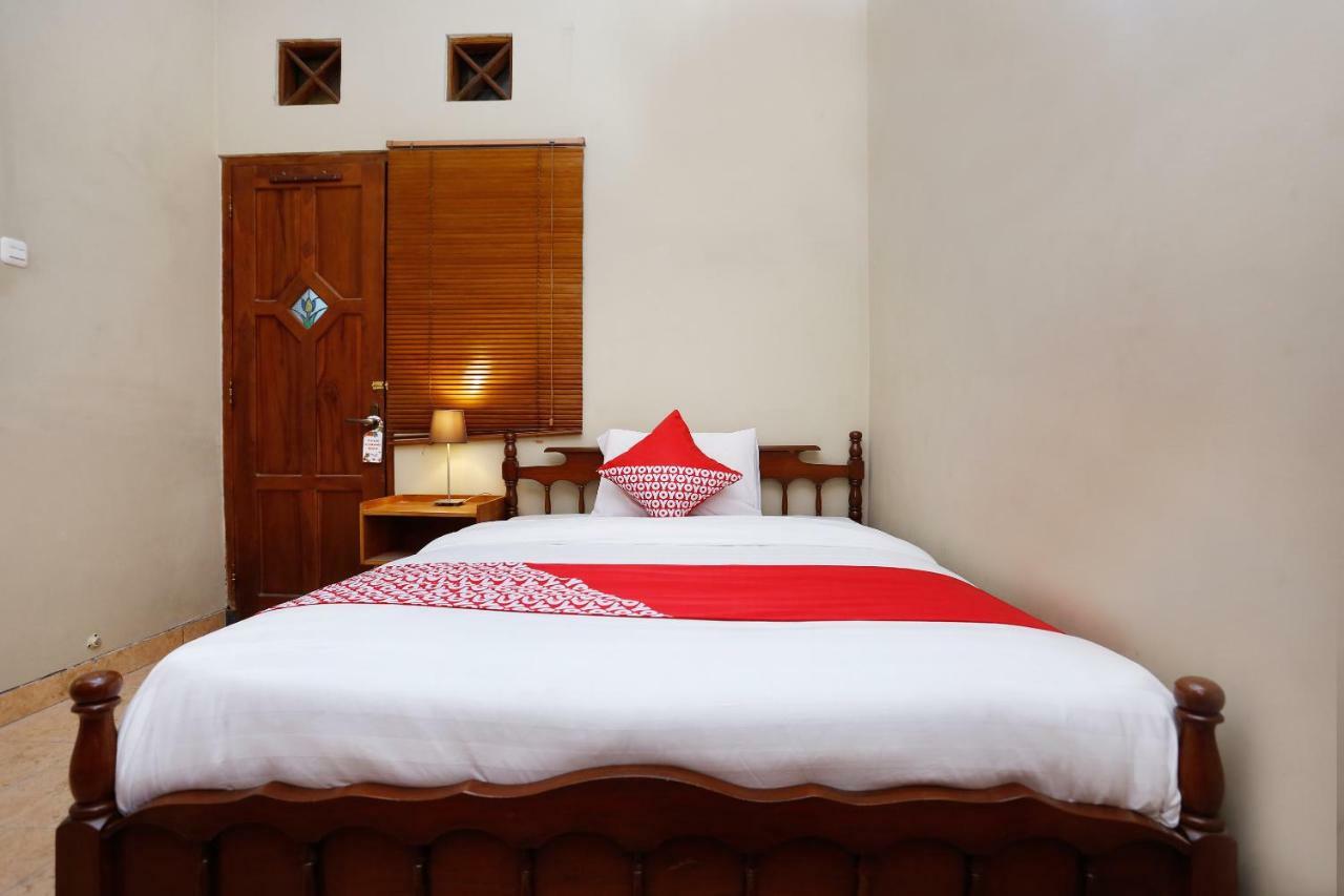 Oyo 1072 Kampung Condro Wulan Guesthouse Maguwo Экстерьер фото