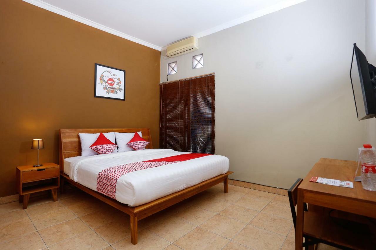 Oyo 1072 Kampung Condro Wulan Guesthouse Maguwo Экстерьер фото
