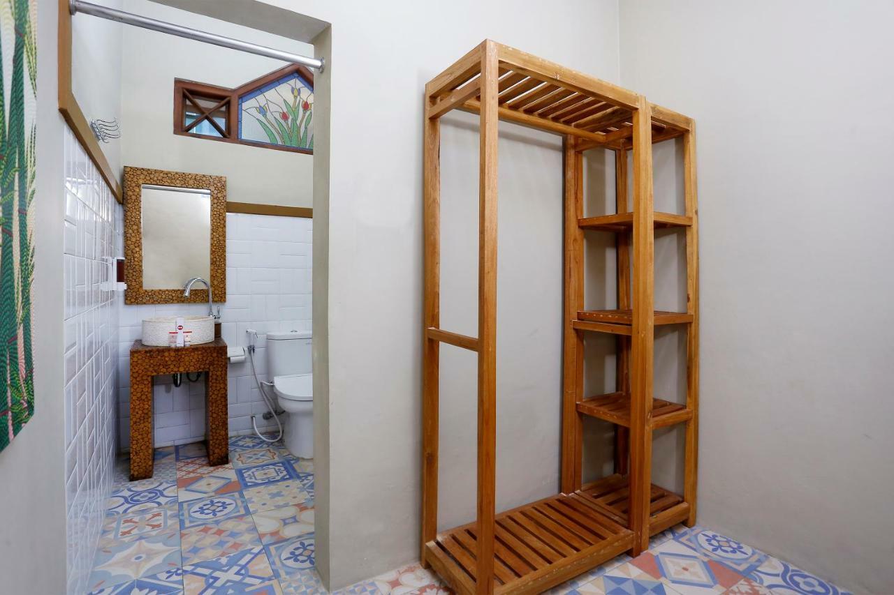 Oyo 1072 Kampung Condro Wulan Guesthouse Maguwo Экстерьер фото